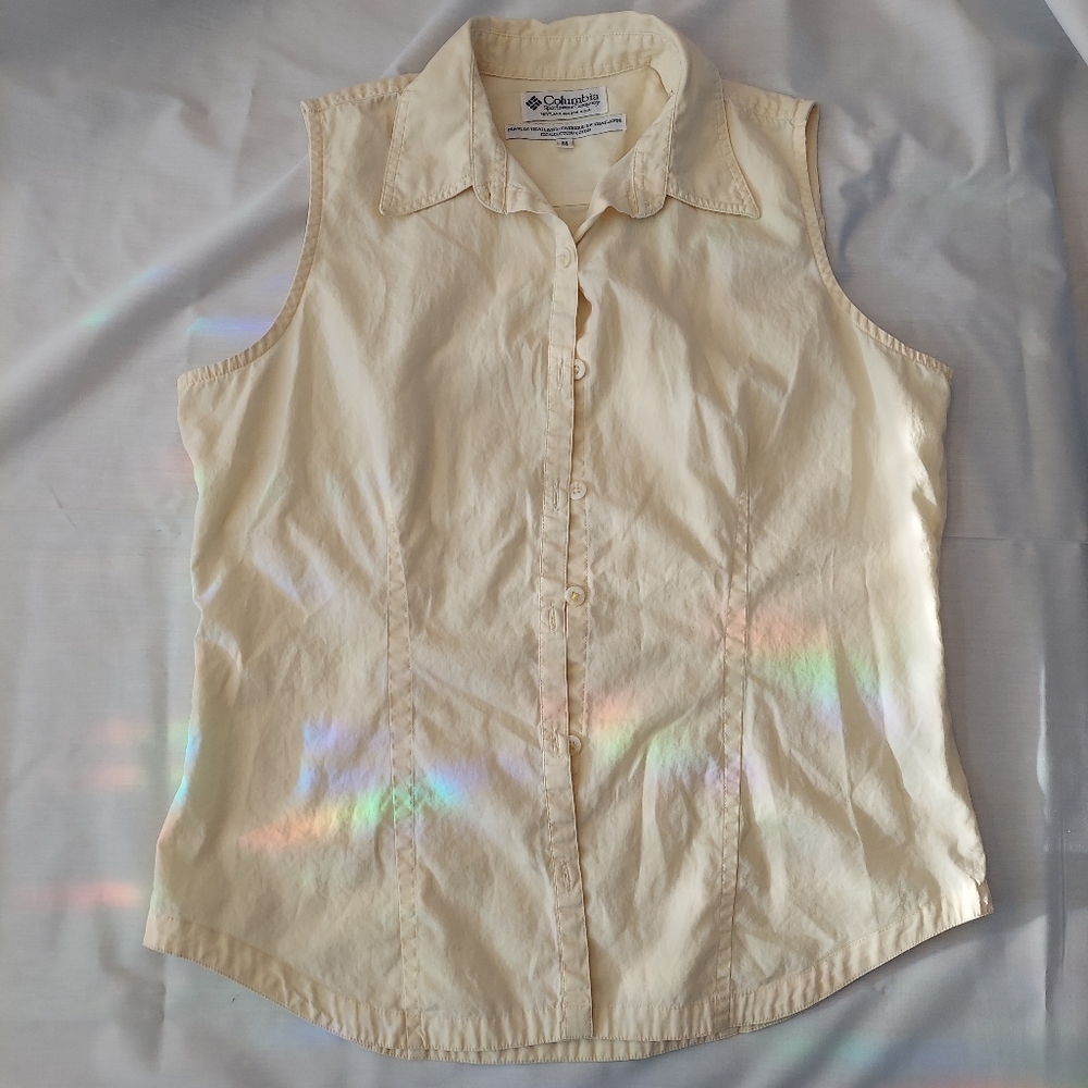 Columbia sleeveless button top